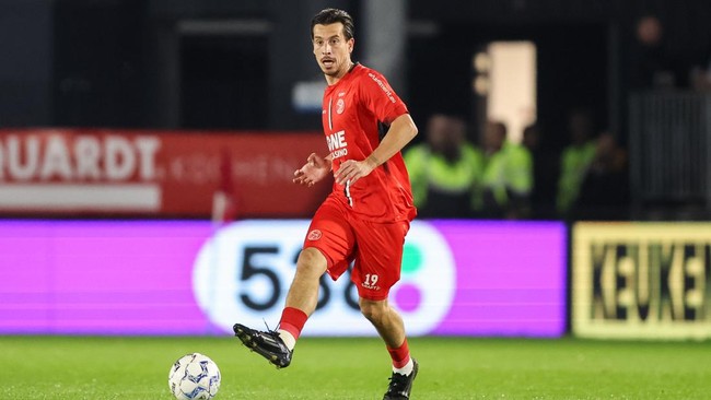 thom-haye-bintang-yang-bersinar-di-almere-city-dengan-rating-tertinggi