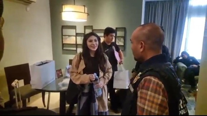 polisi-bongkar-praktik-ilegal-ria-beauty-sang-pemilik-ditangkap-di-hotel