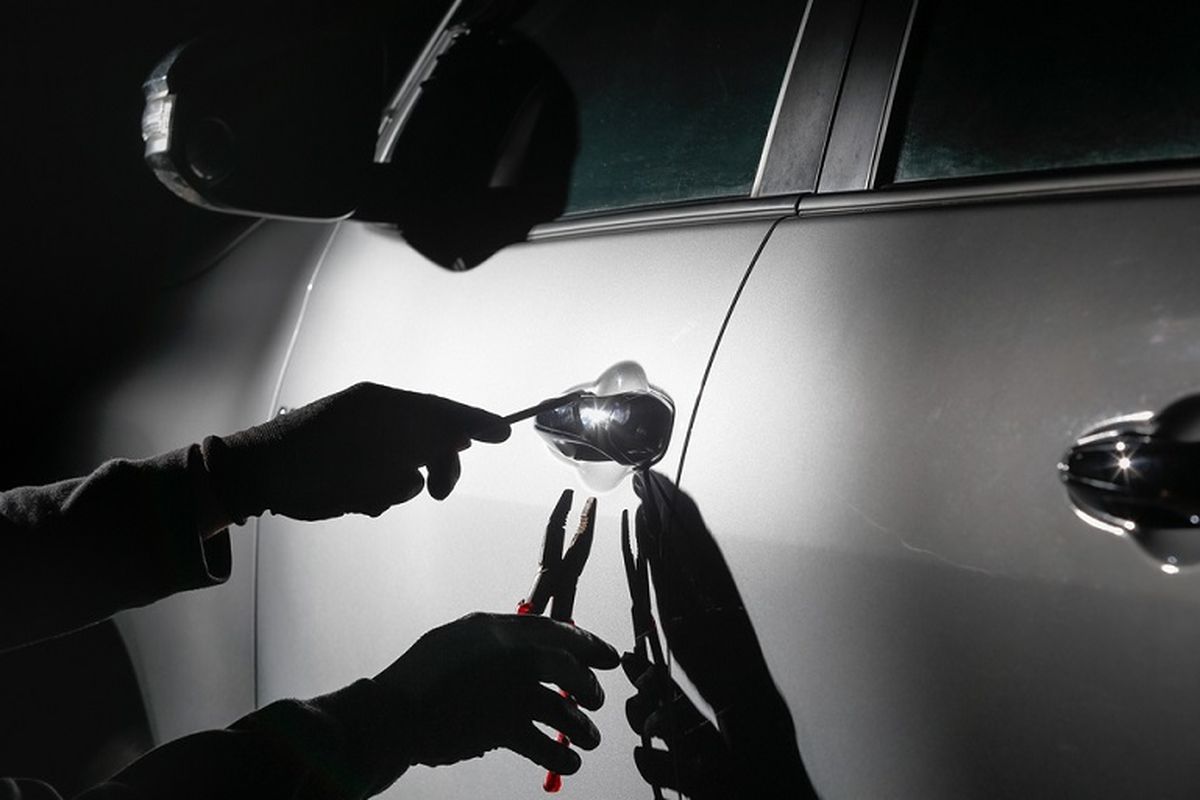 polisi-buru-komplotan-pencuri-mobil-pikap-di-depan-salon-kota-bogor
