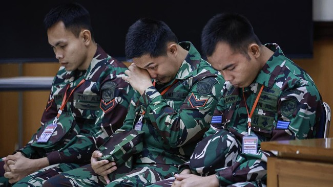 dua-prajurit-tni-al-divonis-seumur-hidup-akibat-kasus-penembakan-bos-rental-mobil